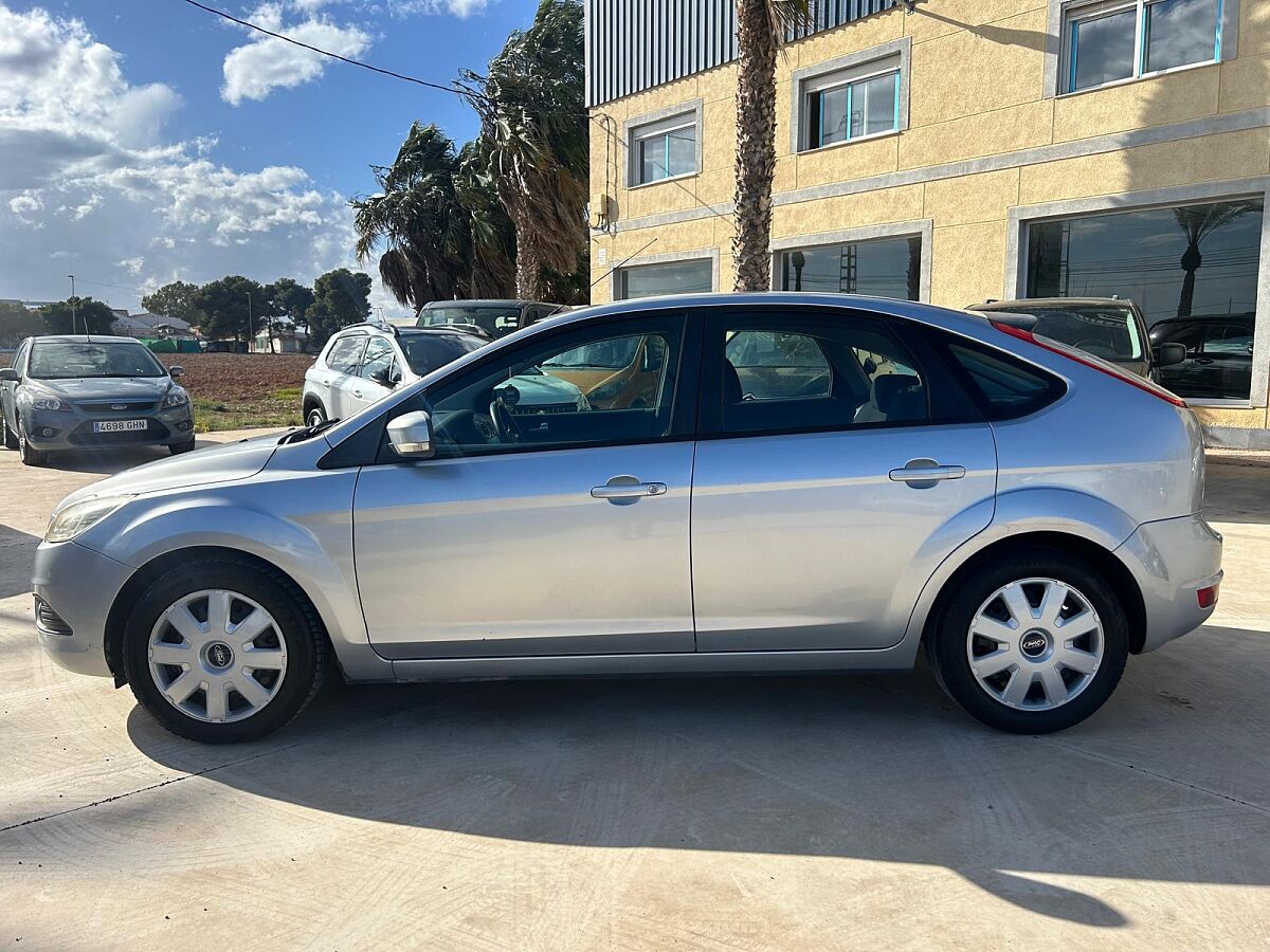 FORD FOCUS TREND 1.6 AUTO SPANISH LHD IN SPAIN 71000 MILES SUPER 2011